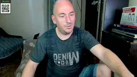 Snapshot of johanbarker chatting on February 4, 6:36 am Johan online show from February 4, 6:36 am