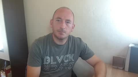 Snapshot of johanbarker chatting on September 21, 9:42 am Johan online show from September 21, 9:42 am
