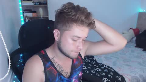Snapshot of johanleonsweetboy chatting on January 8, 7:03 pm JOHAN independient model online show from January 8, 7:03 pm