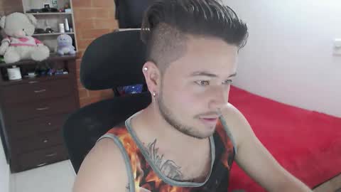 JOHAN independient model online show from February 16, 3:43 pm