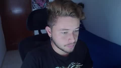 JOHAN independient model online show from November 14, 2:07 pm