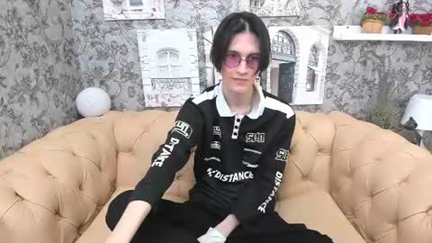 john__strong online show from June 25, 2:33 pm
