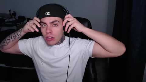 JAXX online show from January 7, 2:27 am