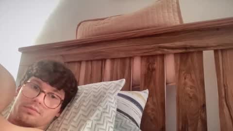 Snapshot of johnny__wood chatting on October 21, 6:05 am Johnny online show from October 21, 6:05 am