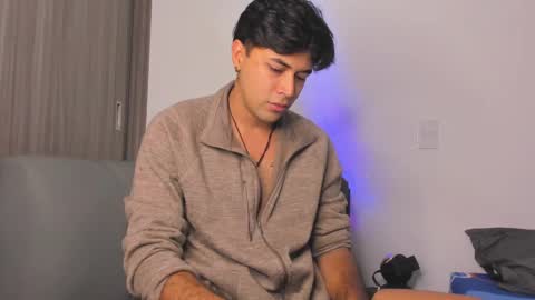 johnny_bravo777 online show from February 7, 5:41 am