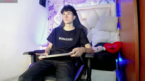 johnny_cagee online show from March 8, 3:43 am