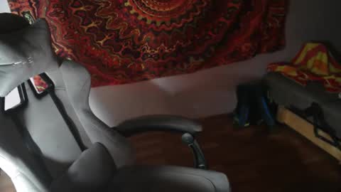 Johnny online show from November 10, 6:13 pm