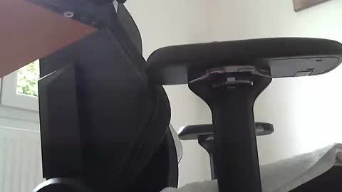 Johnnyscum80 online show from December 10, 1:22 pm