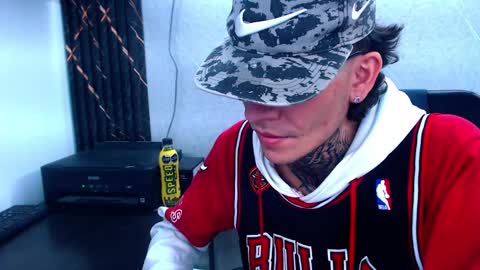 Snapshot of johnsonisaac94_ chatting on February 6, 6:08 am johnsonisaac94  online show from February 6, 6:08 am