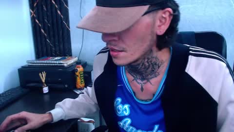 Snapshot of johnsonisaac94_ chatting on February 12, 5:26 am johnsonisaac94  online show from February 12, 5:26 am