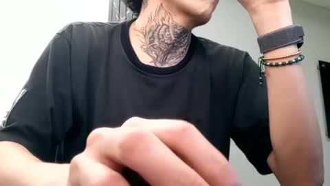 Snapshot of johnsonisaac94_ chatting on October 31, 9:01 am johnsonisaac94  online show from October 31, 9:01 am