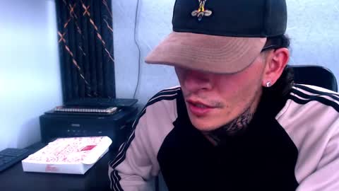 Snapshot of johnsonisaac94_ chatting on February 10, 4:30 am johnsonisaac94  online show from February 10, 4:30 am