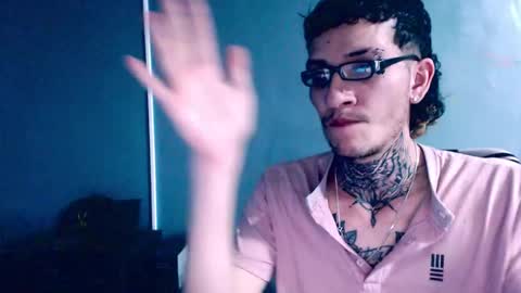 Snapshot of johnsonisaac94_ chatting on December 18, 5:59 am johnsonisaac94  online show from December 18, 5:59 am