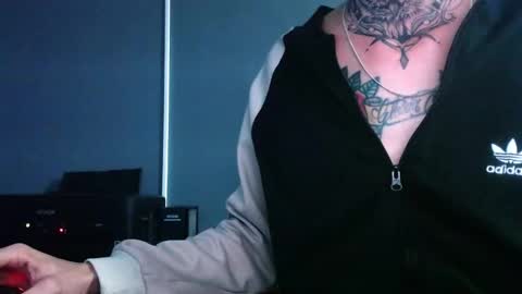 Snapshot of johnsonisaac94_ chatting on December 12, 4:26 am johnsonisaac94  online show from December 12, 4:26 am