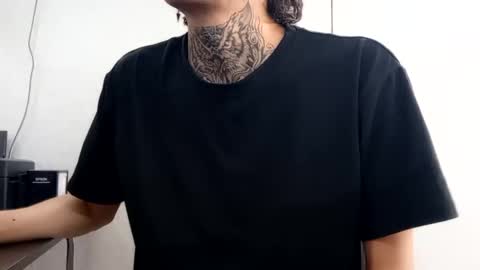 Snapshot of johnsonisaac94_ chatting on March 2, 3:52 pm johnsonisaac94  online show from March 2, 3:52 pm