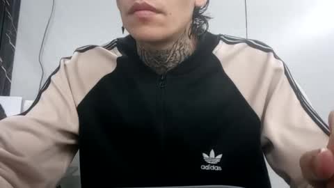 Snapshot of johnsonisaac94_ chatting on February 17, 4:09 am johnsonisaac94  online show from February 17, 4:09 am