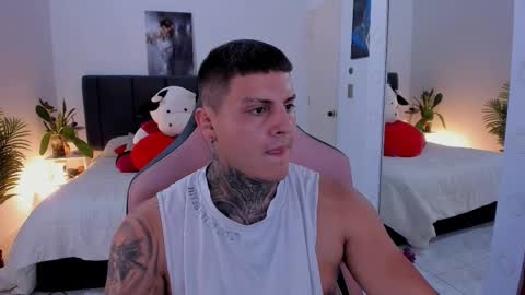 Snapshot of johny_multicum chatting on October 10, 4:12 pm Johny online show from October 10, 4:12 pm