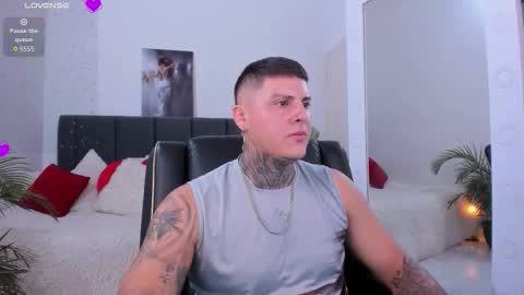 Snapshot of johny_multicum chatting on October 25, 6:53 pm Johny online show from October 25, 6:53 pm