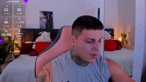 Snapshot of johny_multicum chatting on October 11, 7:51 pm Johny online show from October 11, 7:51 pm