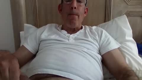 John loves pussy online show from May 18, 2:34 pm