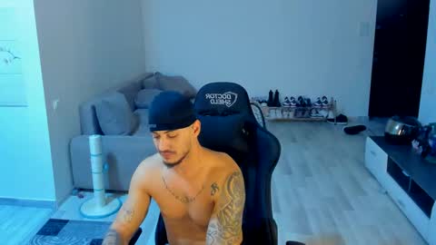 jonnyporn1 online show from November 4, 10:44 pm