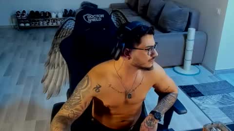 jonnyporn1 online show from December 19, 5:04 am