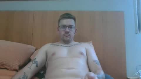 jonoy1995 online show from January 2, 7:44 am