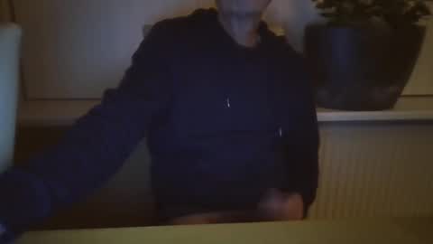 Snapshot of jop55 chatting on December 15, 9:09 pm Jop55 online show from December 15, 9:09 pm