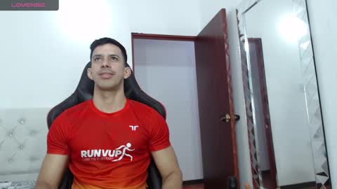 jose_rumbero91 online show from December 2, 11:32 am