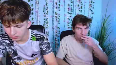 joseph_bear_ online show from October 12, 7:08 pm