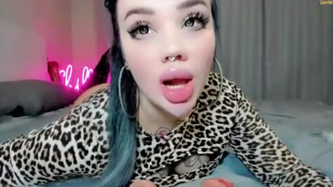 jp251234 online show from January 17, 7:49 pm