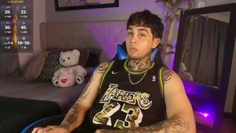 juan_alvarez18 online show from March 6, 3:58 am