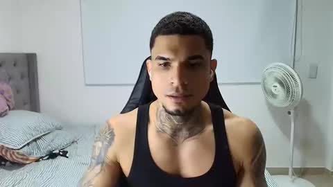 juan_gomez_1 online show from January 7, 1:32 am