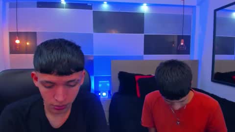 Snapshot of juan_nd_steven chatting on December 12, 4:26 am JuanSteven online show from December 12, 4:26 am