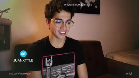 . online show from December 5, 7:10 pm