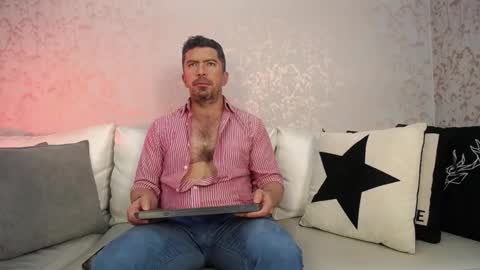 Snapshot of juank_fit45 chatting on September 14, 1:24 pm Juan k online show from September 14, 1:24 pm