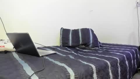 juansuarez204 online show from October 29, 11:29 pm