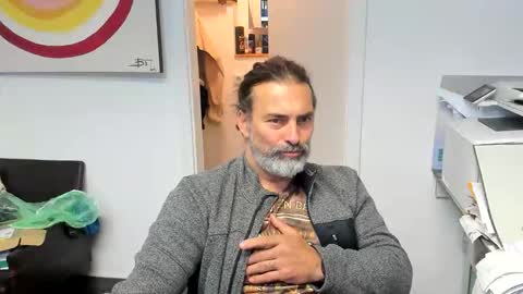 Giovanni50pro online show from October 29, 3:37 pm