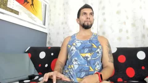 juleslake2 online show from November 17, 8:34 pm