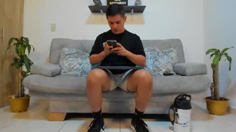 julian_wallace online show from January 20, 2:25 pm