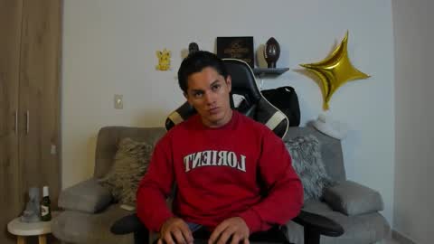 julian_wallace online show from November 17, 10:13 pm