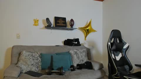 julian_wallace online show from November 18, 10:23 pm