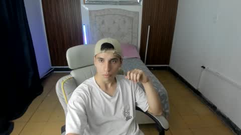 Junior Caicer online show from January 18, 2:02 am