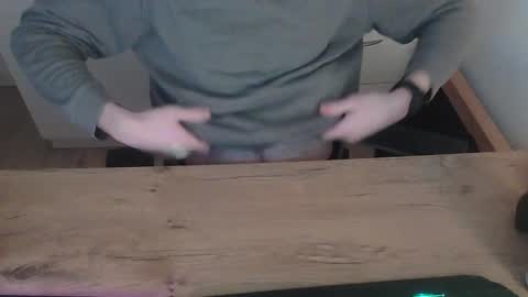 Snapshot of junk2711 chatting on February 12, 4:22 pm junk2711 online show from February 12, 4:22 pm