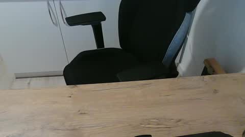 Snapshot of junk2711 chatting on February 26, 3:19 pm junk2711 online show from February 26, 3:19 pm