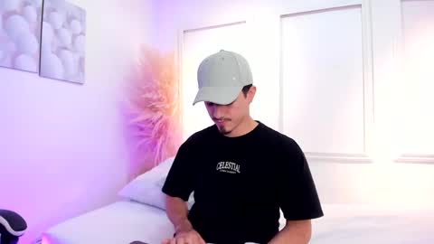 Snapshot of justin_spencer chatting on September 21, 2:23 am Justin online show from September 21, 2:23 am