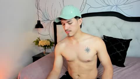 Snapshot of justin_spencer chatting on October 7, 2:37 am Justin online show from October 7, 2:37 am