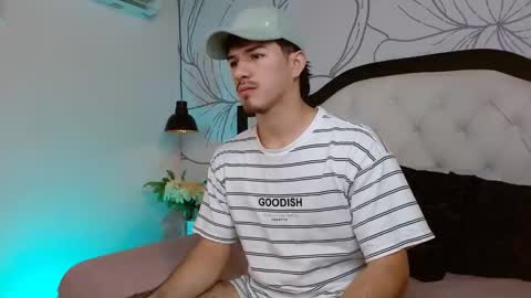 Snapshot of justin_spencer chatting on October 9, 2:38 am Justin online show from October 9, 2:38 am