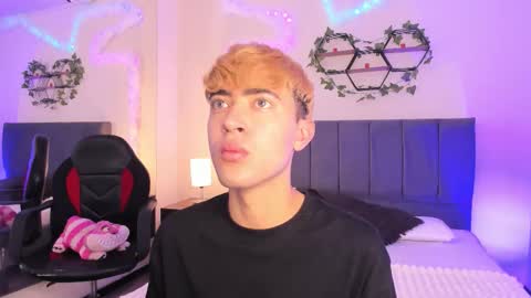 Justin online show from October 20, 11:25 am