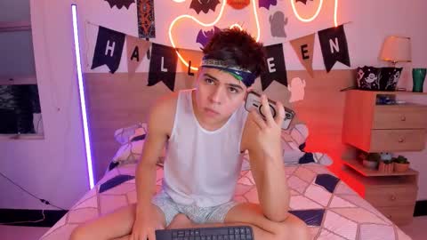 Justin online show from October 26, 2:08 pm